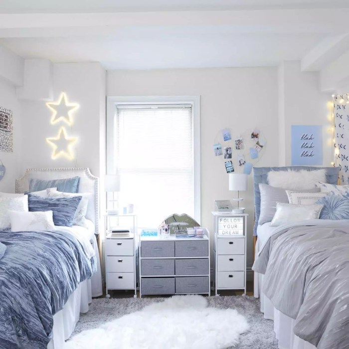 How to decorate a small dorm room