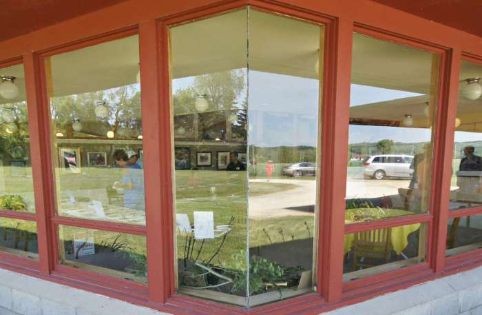 How to decorate under corner windows