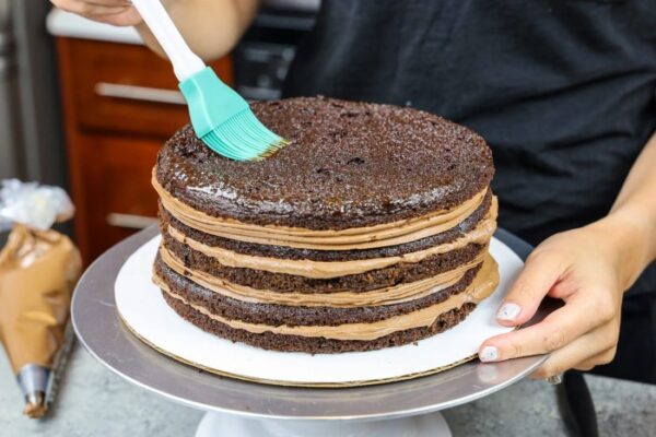 How to make chocolate syrup for cake decoration